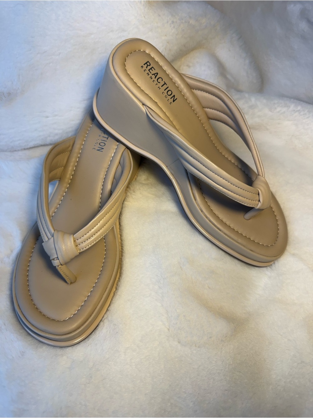 Reaction Kenneth Cole Women's Nude Wedge Thong Sandals Size 8